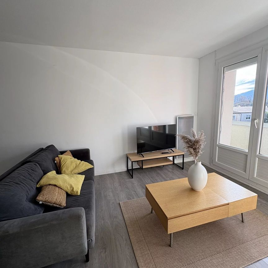 Location Appartement 3 pièces 55m² ST EGREVE 38120 - Photo 1