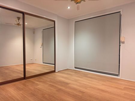 RENOVATED 3 BEDROOM HOUSE - Photo 5