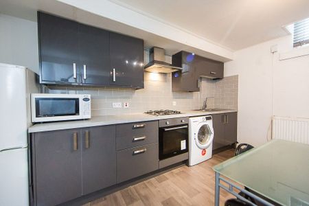 Harold Avenue, Hyde Park, Leeds - Photo 3