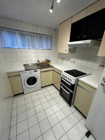 Homefield Park, SM1 - Photo 2