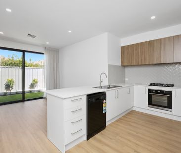 BRAND NEW STYLISH HOME - VERY CONVENIENT LOCATION! - Photo 4