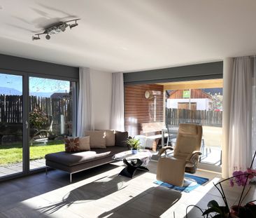 Bright 4½-room garden apartment with carport and garden - Foto 1