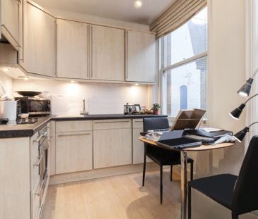 Charing Cross Road, Covent Garden, WC2H - Photo 5