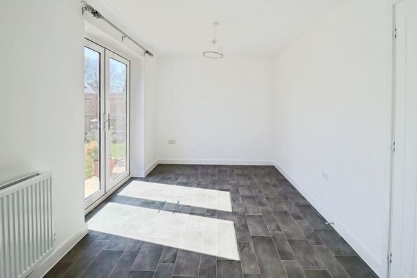 4 bedroom detached house to rent - Photo 1