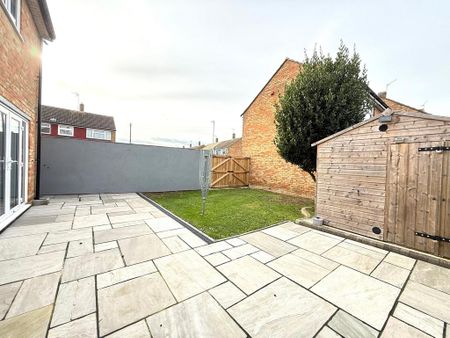3 bedroom semi-detached house to rent - Photo 2