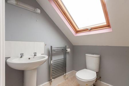 2 bedroom maisonette to rent - Photo 3