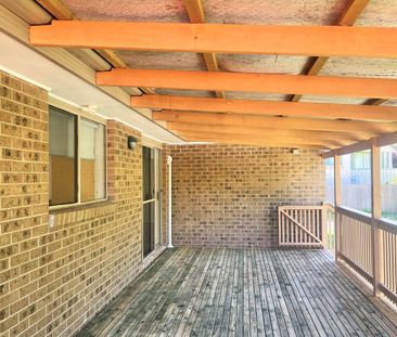 THREE BEDROOM FAMILY HOME - Photo 4