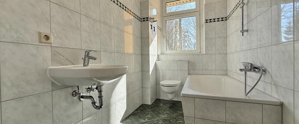 Chemnitz• Bernsdorf • 2 Zimmer • mit Balkon • Tageslichtbad • Stellplatz • schnell sein! - Foto 1