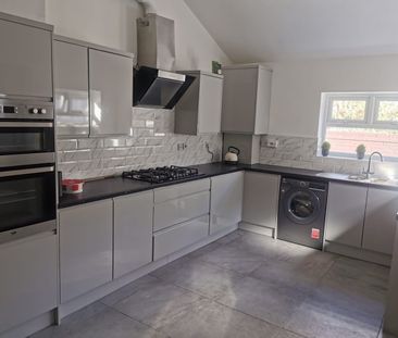 Room in a Shared House, Ellel Grove, L6 - Photo 3