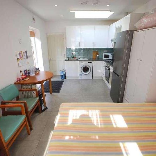 St James Gardens, Wembley, Middlesex, HA0 - Photo 1