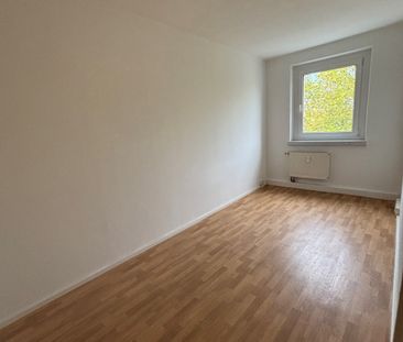 3-RW / Etage 4 von 5 / Küche und Bad mit Fenster / Kautionsfrei - Photo 6