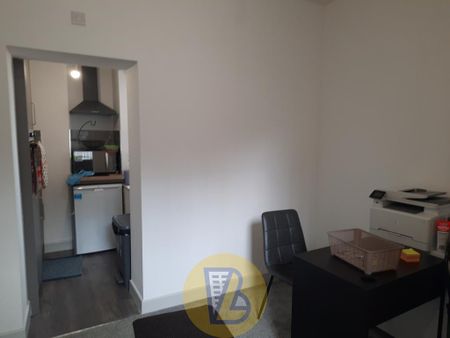 1 bedroom block of apartments to rent - Photo 3