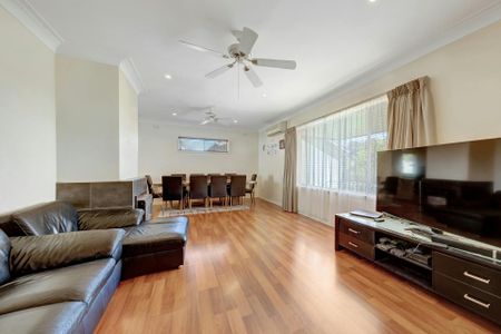 Solid three bedroom home with modern updates - Photo 4
