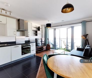 2 bedroom flat to rent - Photo 4