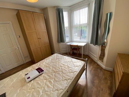 3 bedroom ground floor flat to rent - Photo 5