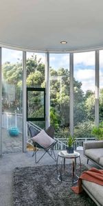 Simply Stunning - Photo 3