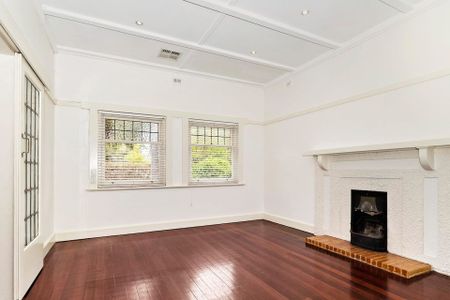 18 Euston Avenue, - Photo 3