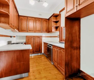 4 Bed, 1 Bath - Photo 6