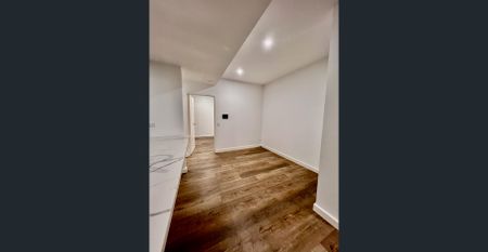 Modern and Spacious One Bedroom Apartment! - Photo 3