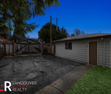 722 East 17th Street - Photo 2