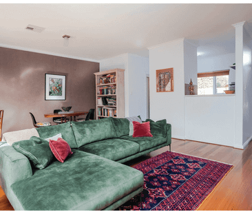 Comfortable Unit Living in Allenby Gardens - Photo 2