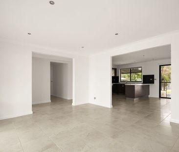 Modern Family Home - Photo 5