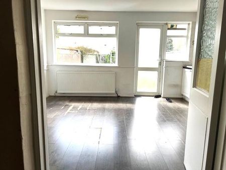 3 bedroom terraced house to rent - Photo 5