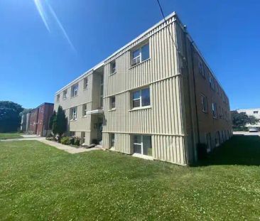 2 BDRM IN OSHAWA, BY OSHAWA SHOPPING CENTRE | 290 Montrave Avenue, ... - Photo 1