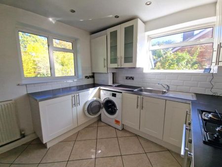 2 bedroom flat to rent - Photo 5