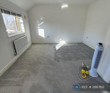 2 bedroom semi-detached house to rent - Photo 4