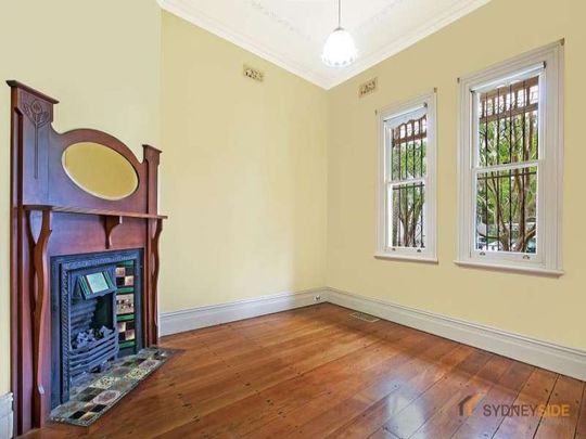 12 Railway Avenue, Stanmore - Photo 1