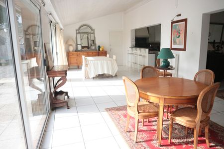 Location Appartement 5 pièces 134m² - Photo 3