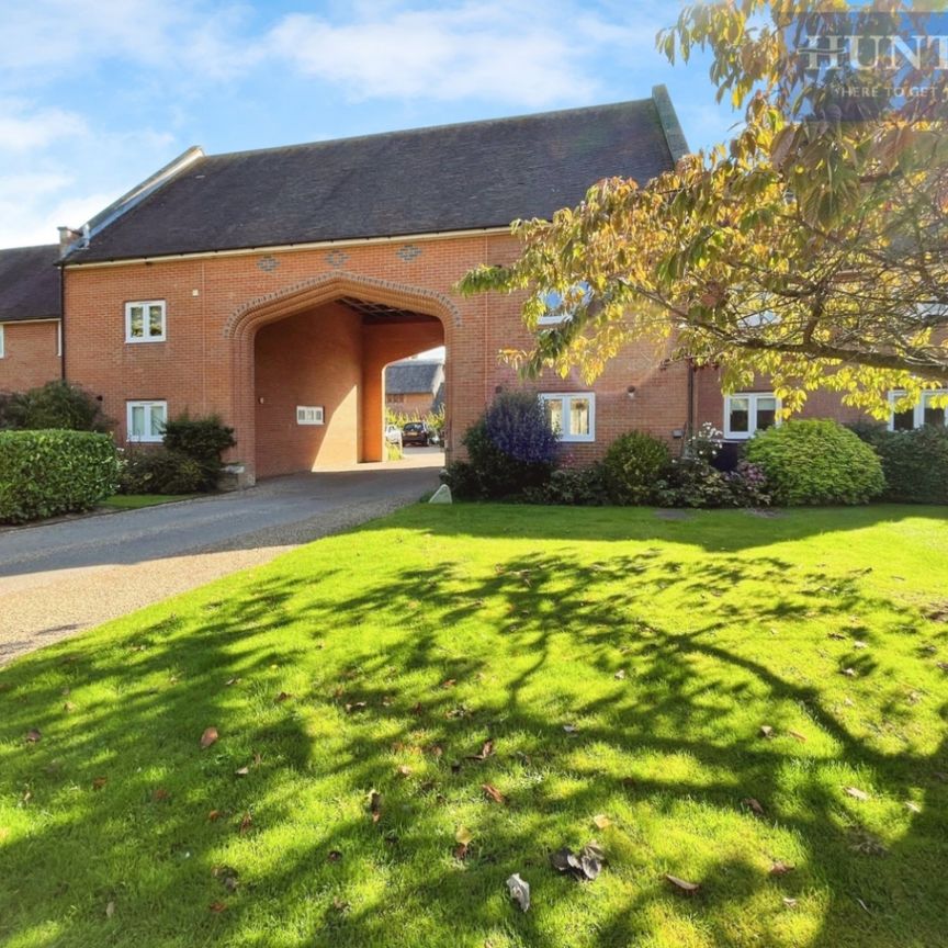 3 bedroom Flat To Let - Photo 1