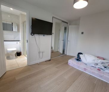 Farm End, HEMEL HEMPSTEAD - Photo 4