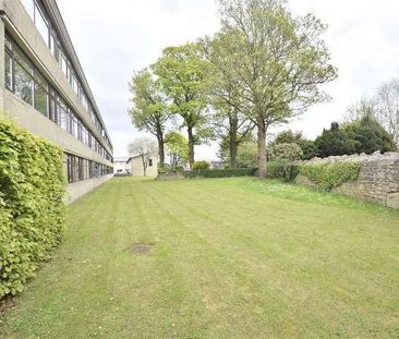 St Martins Court, Midford Road, Bath, Somerset, BA2 - Photo 2