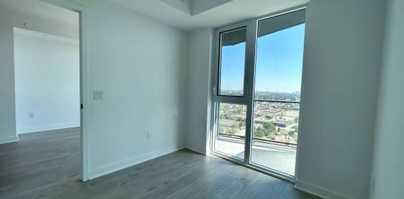 ETOBICOKE CONDO - Toronto Skyline View! - Photo 2