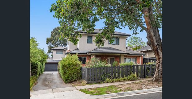 Modern and Convenient Living in the Heart of Chadstone! - Photo 1