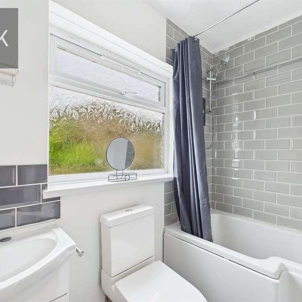 Carmarthen Road, Fforestfach, Swansea, SA5 - Photo 1