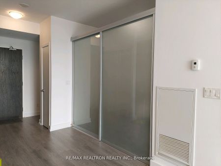 For Lease - 297 College Street Unit# 917, Toronto, Ontario - Photo 5