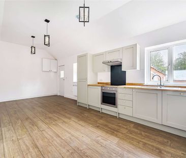 Two-bedroom barn cottage in rural Hamptworth, on the edge of the Ne... - Photo 5