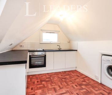 studio to rent Lewisham High Street, London, SE13 - Photo 2