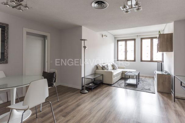 Apartamento de alquiler en Calle de Agustin de Foxa, Castilla - Photo 1