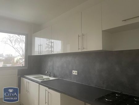Location Appartement 3 pièces 70m² STE GENEVIEVE DES BOIS 91700 - Photo 3