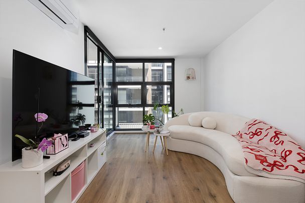 SIERRA One Bedroom + Study Apartment in prime location - Photo 1