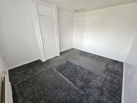 2 bedroom end of terrace house to rent - Photo 2