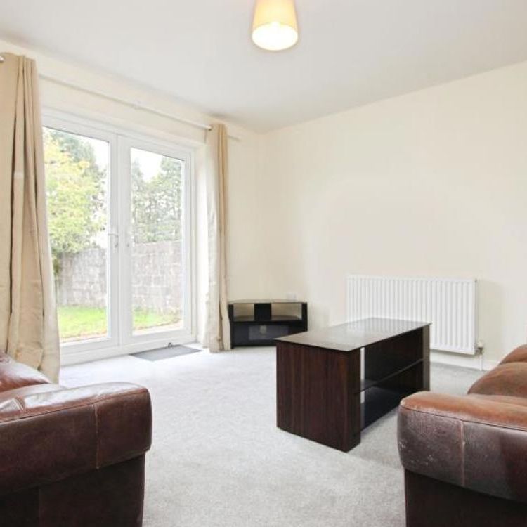 Detached five bedroom home just off Gloucester Road North. Open to sharers! - Photo 1