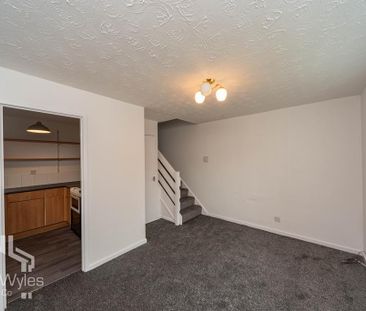 1 bedroom mews to rent - Photo 5