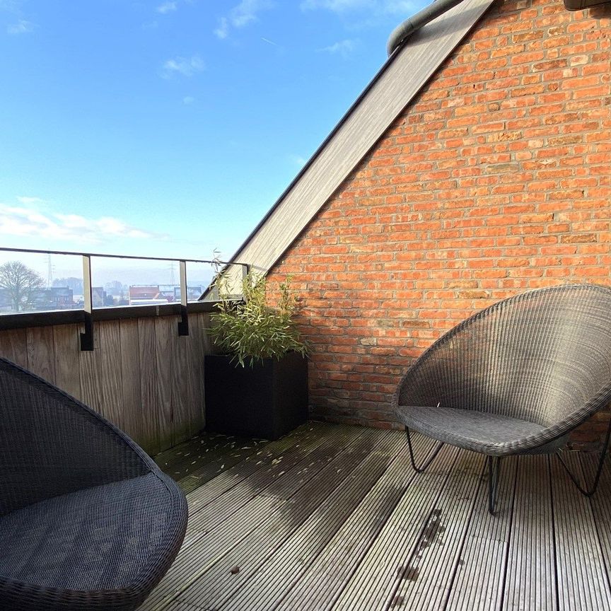 RUIM TWEE SLAAPKAMER APPARTEMENT MET TERRAS EN STAANPLAATS - Photo 1