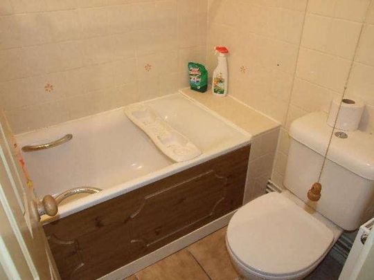 Tooting Bec Common, Pringle Gardens, SW16 - Photo 1