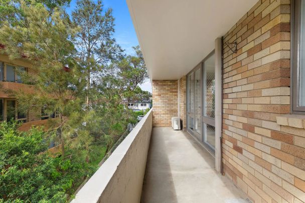 Rennovated Apartment In Tranquil Address - Photo 1